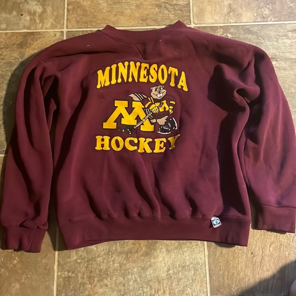 Minnesota hockey crewneck, yellow letters, a maroon red mean color - Picture 1 of 4